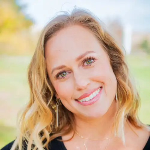 Sarah Manalisay - Sarah Sells Denver